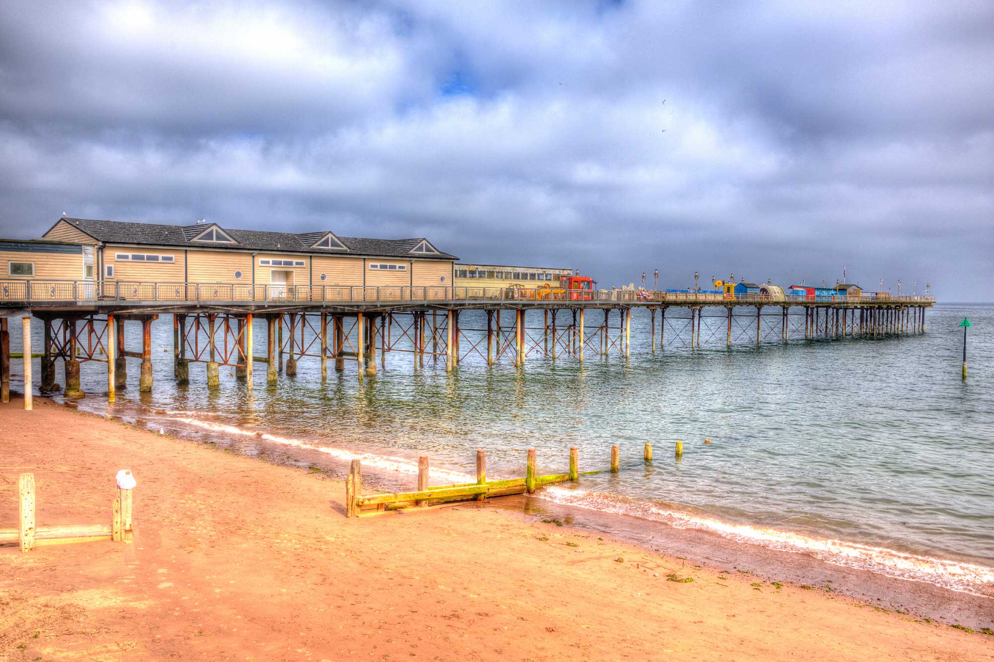 TeignmouthpierandbeachDevonEnglandUKinHDR000039505638_Large